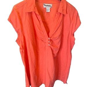 Buttons 55% linen collared tank in coral color